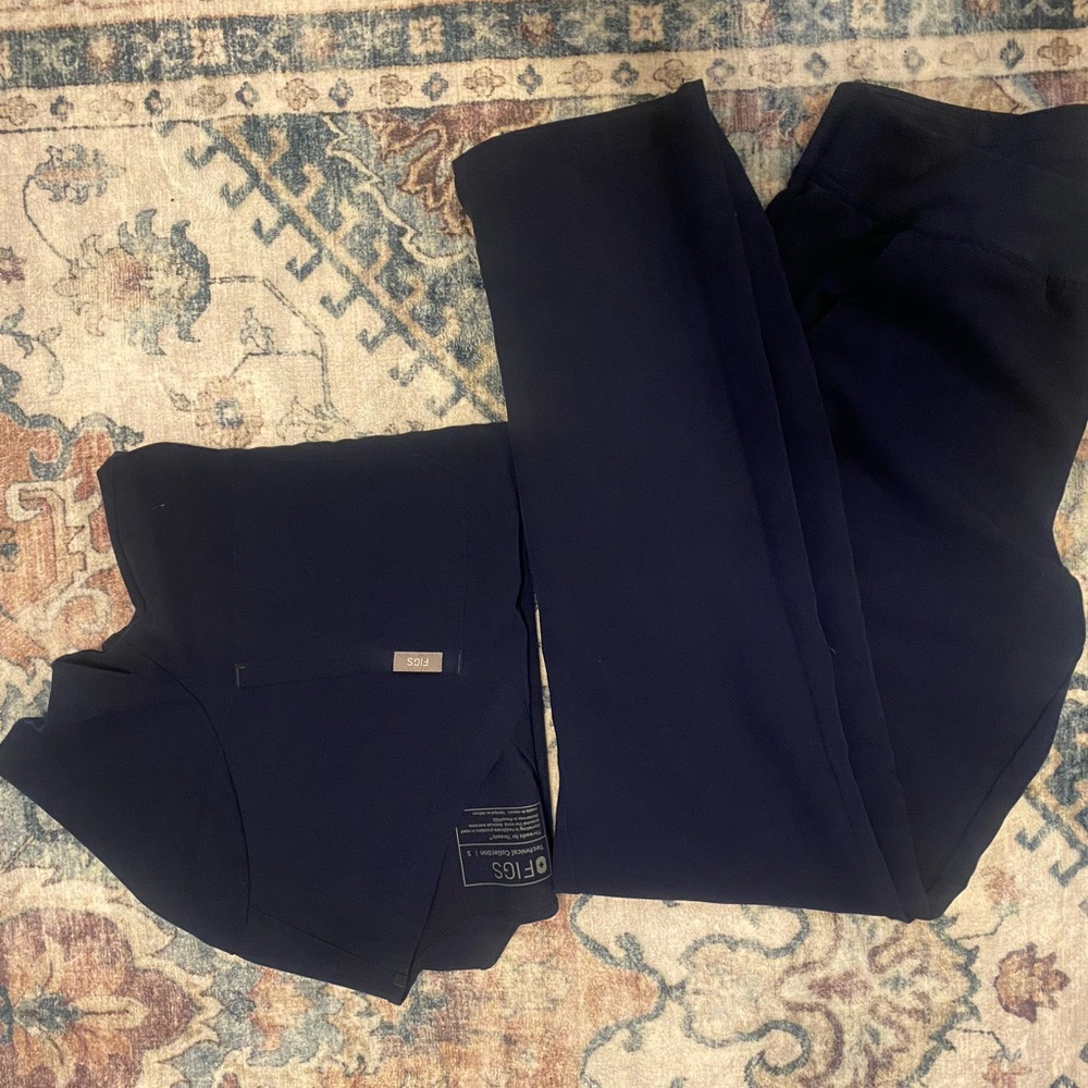 FIGS Womens Navy Scrub Set